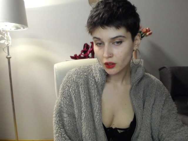 soft-sarah's BongaCams show and profile