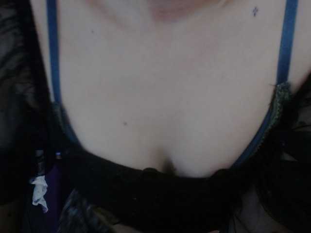 soft-sarah's BongaCams show and profile