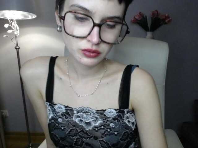 soft-sarah's BongaCams show and profile