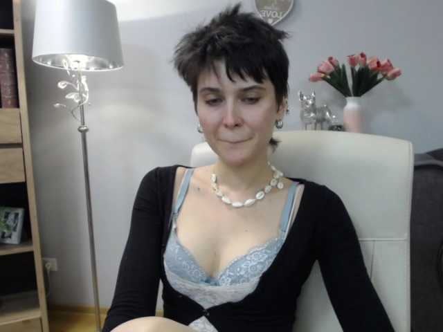 soft-sarah's BongaCams show and profile