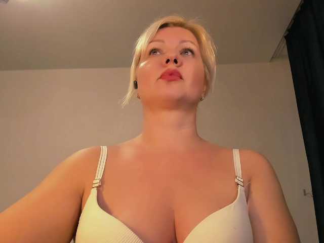 i-am-angela's BongaCams show and profile