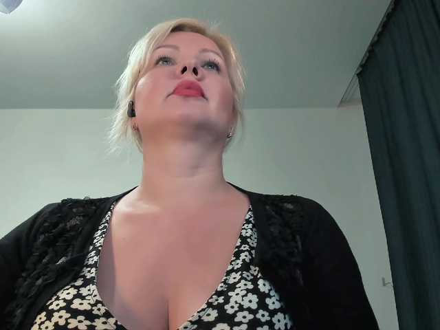i-am-angela's BongaCams show and profile