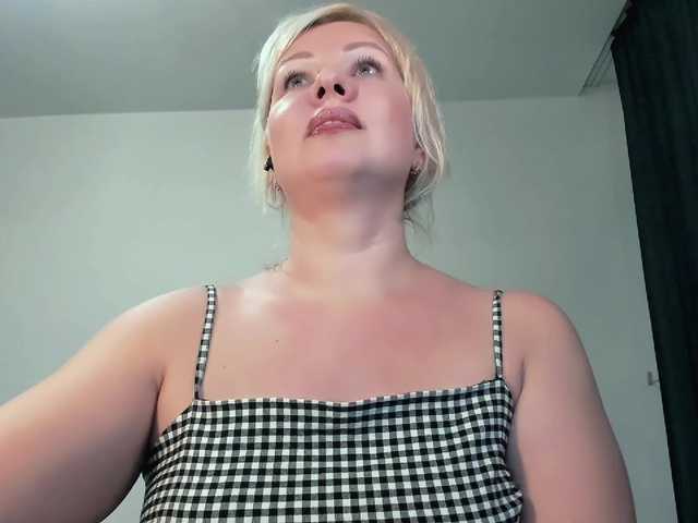 i-am-angela's BongaCams show and profile