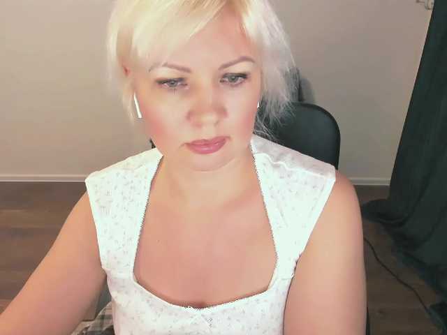 i-am-angela's BongaCams show and profile