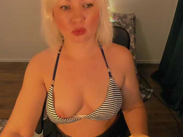 i-am-angela's BongaCams show and profile