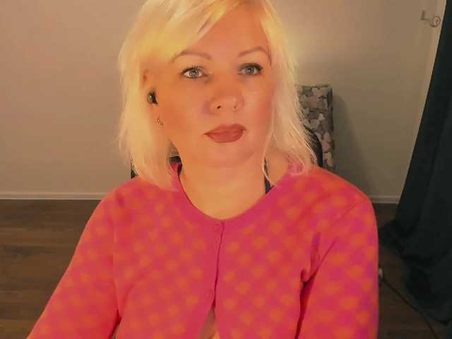 i-am-angela's BongaCams show and profile