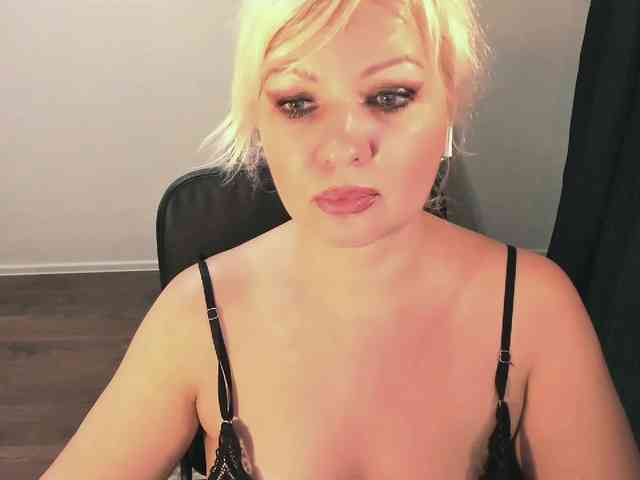 AngelaAngela webcam