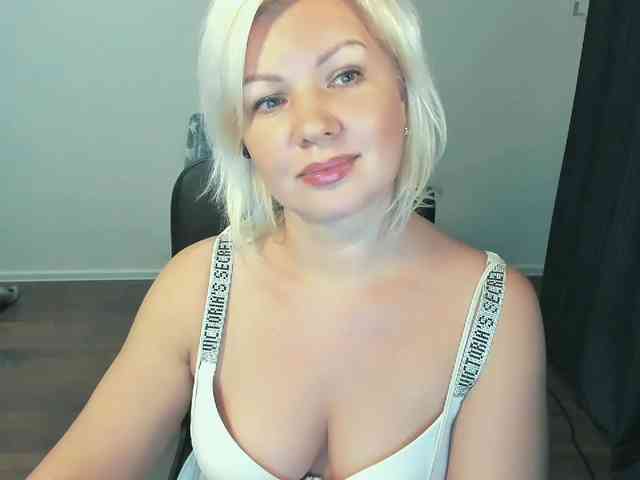 AngelaAngela webcam