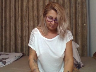 ChaudeEvely Porn Show