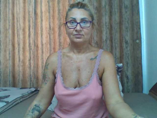 ChaudeEvely webcam