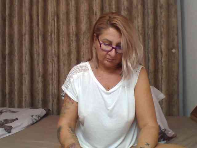 ChaudeEvely webcam