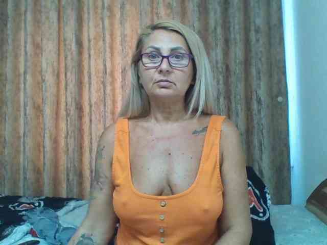 ChaudeEvely webcam
