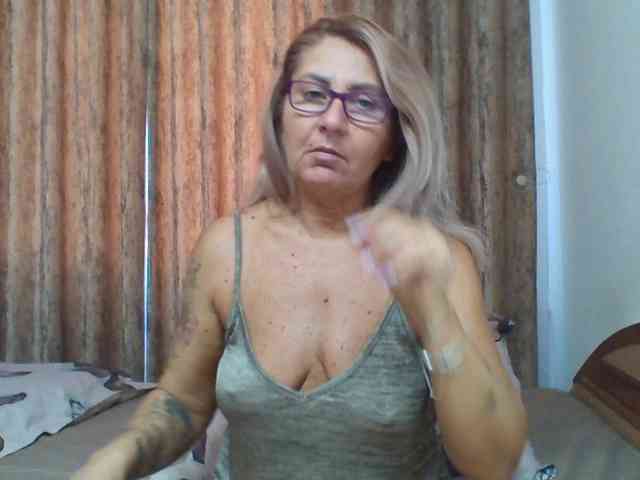 ChaudeEvely webcam