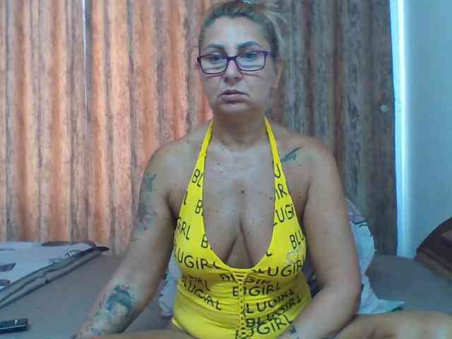 ChaudeEvely webcam