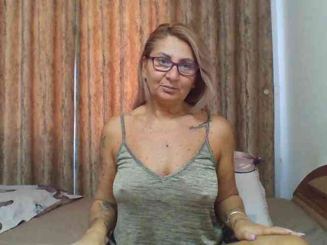 ChaudeEvely webcam