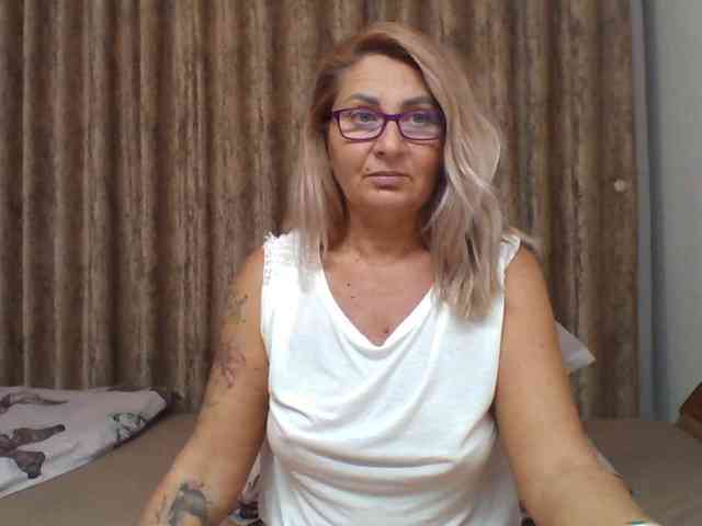 ChaudeEvely webcam