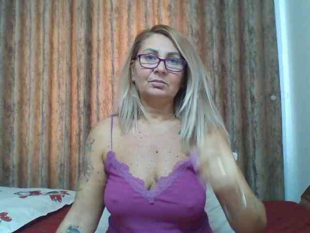 ChaudeEvely webcam