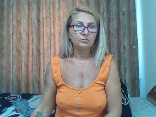 ChaudeEvely webcam
