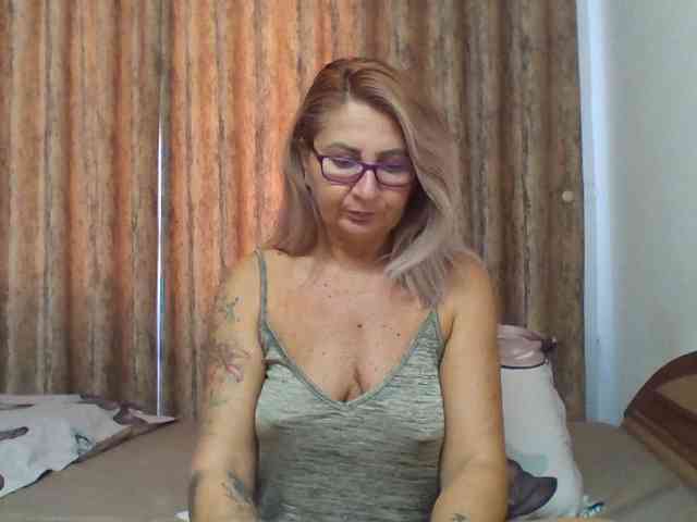 ChaudeEvely webcam