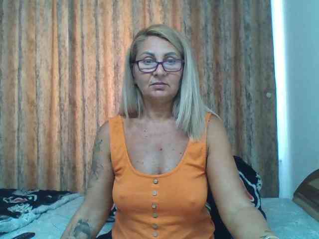 ChaudeEvely webcam