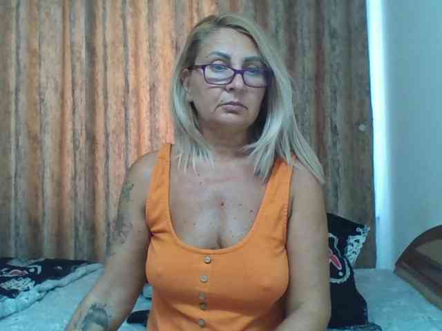 ChaudeEvely webcam