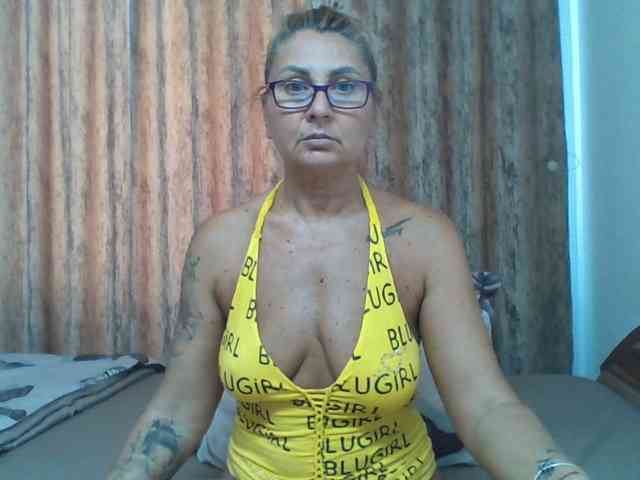 ChaudeEvely webcam