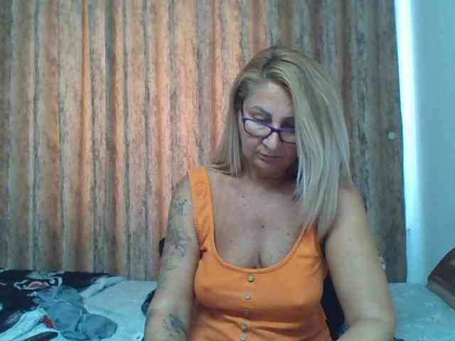 ChaudeEvely webcam