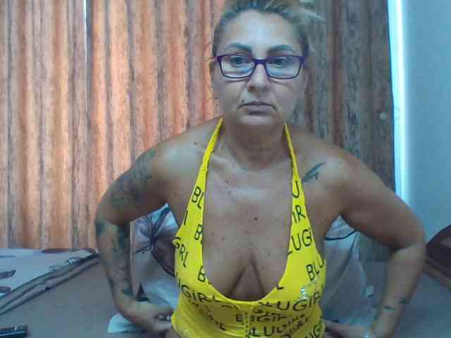ChaudeEvely webcam