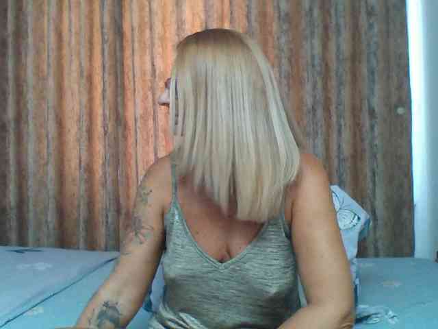 ChaudeEvely webcam