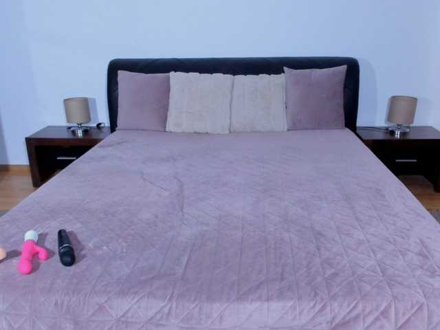 anabrown — Lush ON! Nora ON! Domi ON! Let me feel yr vibes and moan yr name! Drive me crazy and makeme squirt! 