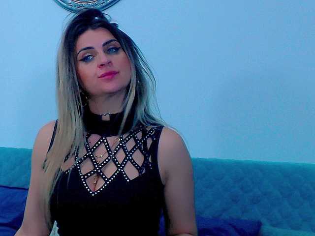 SabinneSEX's BongaCams show and profile