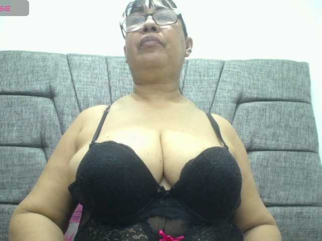 MilfPleasure1 webcam