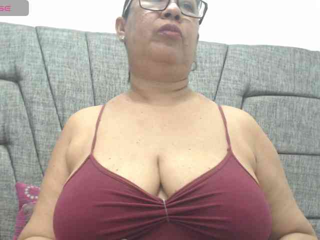 MilfPleasure1 webcam