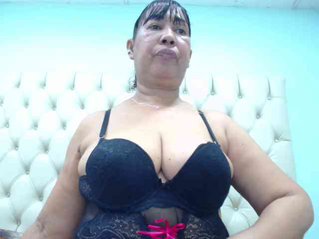 MilfPleasure1 webcam