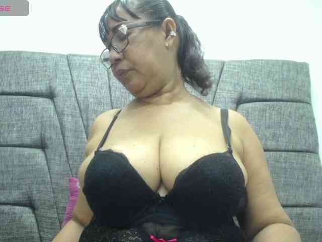 MilfPleasure1 webcam