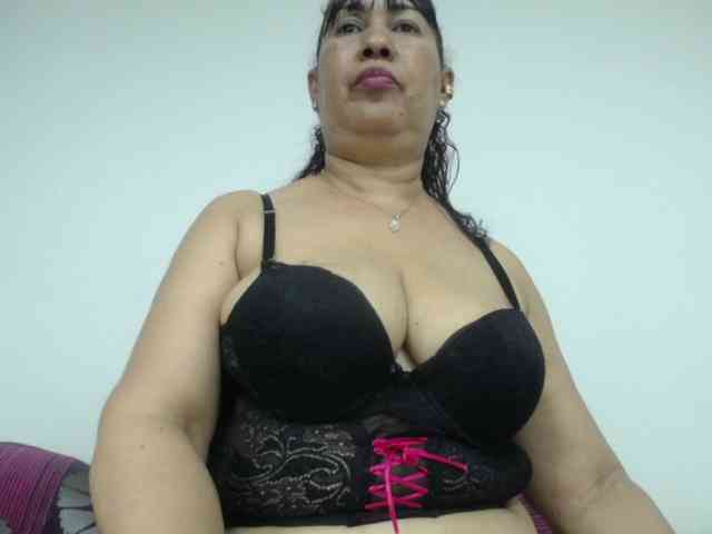 MilfPleasure1 webcam