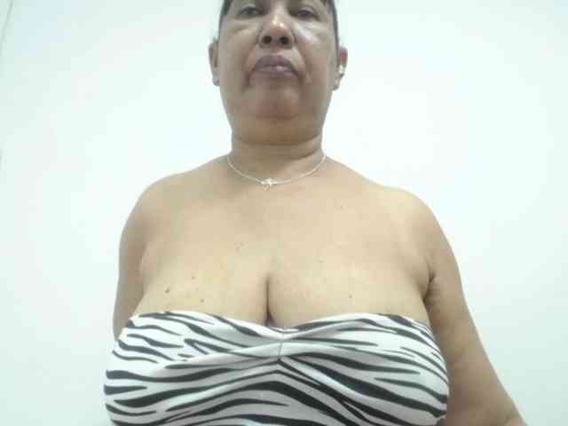 MilfPleasure1 webcam