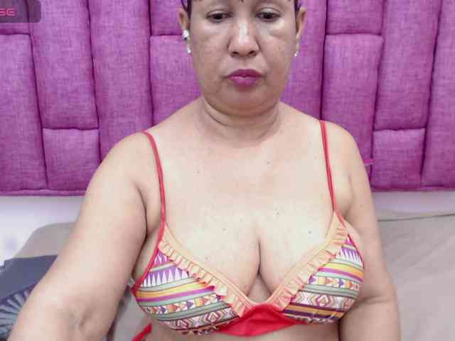 MilfPleasure1 webcam