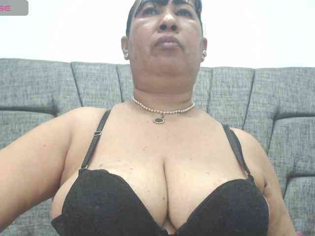 MilfPleasure1 webcam