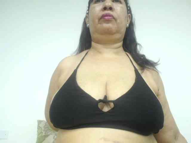 MilfPleasure1 webcam