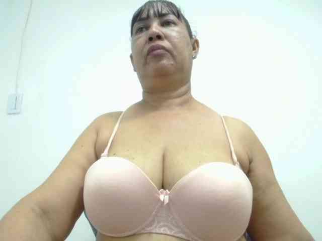 MilfPleasure1 webcam