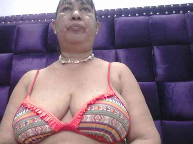 MilfPleasure1 webcam