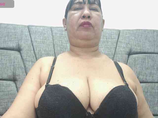 MilfPleasure1 webcam