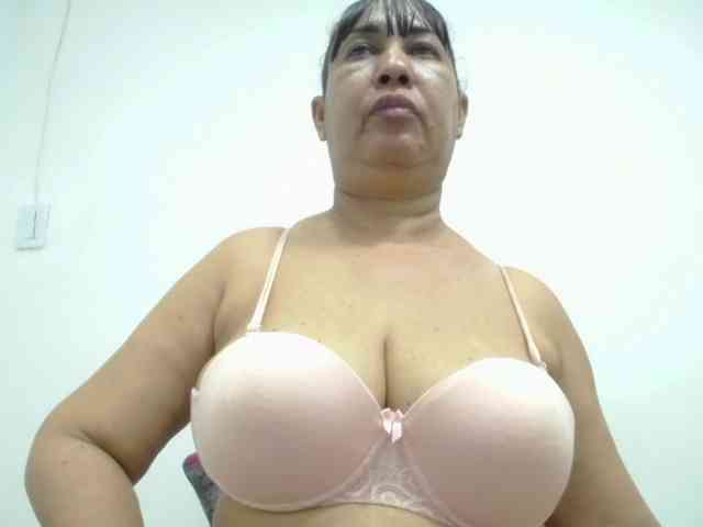 MilfPleasure1 webcam