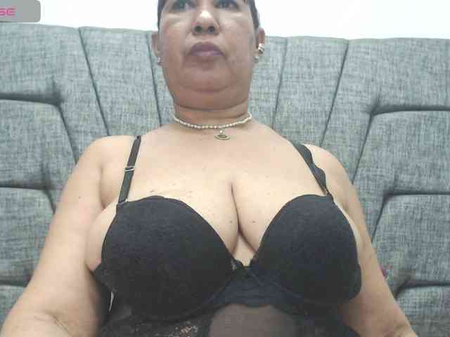 MilfPleasure1 webcam