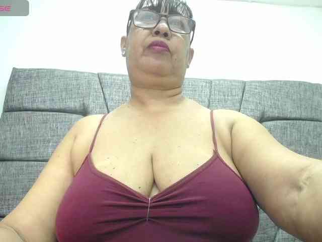 MilfPleasure1 webcam