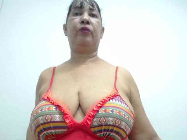 MilfPleasure1 webcam
