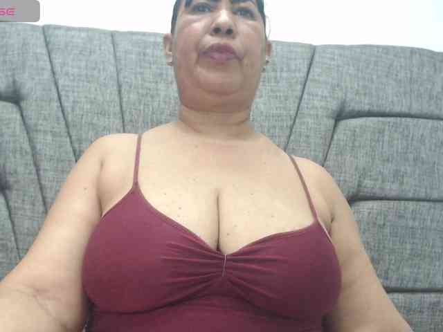 MilfPleasure1 webcam
