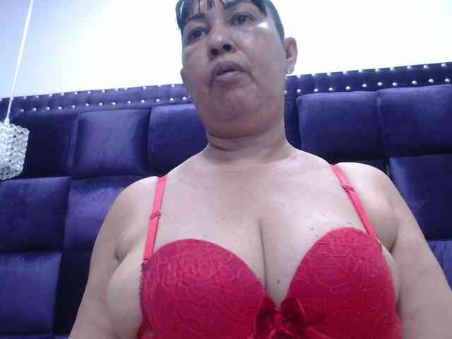 MilfPleasure1 webcam