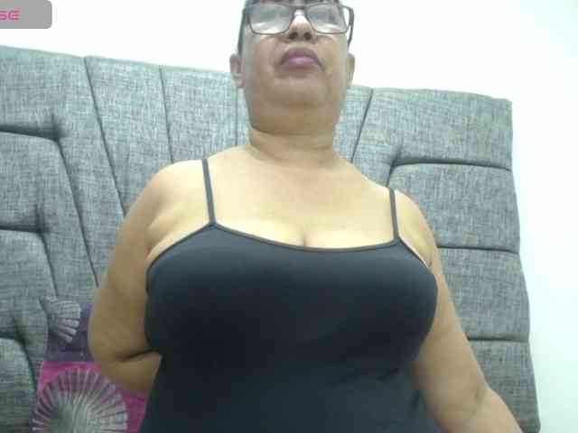 MilfPleasure1 webcam